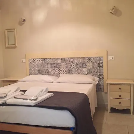 Donna Nina Monopoli